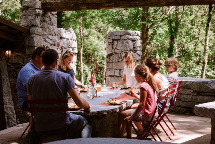 Restaurant insolite du vieux chantier dans le Sidobre - Tarn